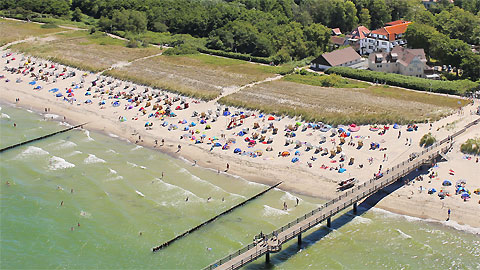Luftbild: „Haus am Meer“ – nahe Strand und Seebrücke